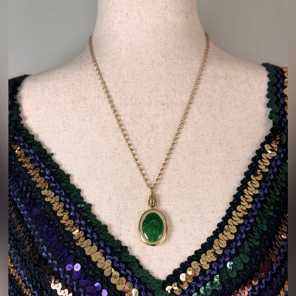 Vintage Gold-Tone Necklace with Green Pendant